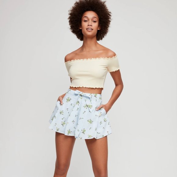 Aritzia 'Sunday Best' Off-Shoulder Crop Top - Picture 2 of 11